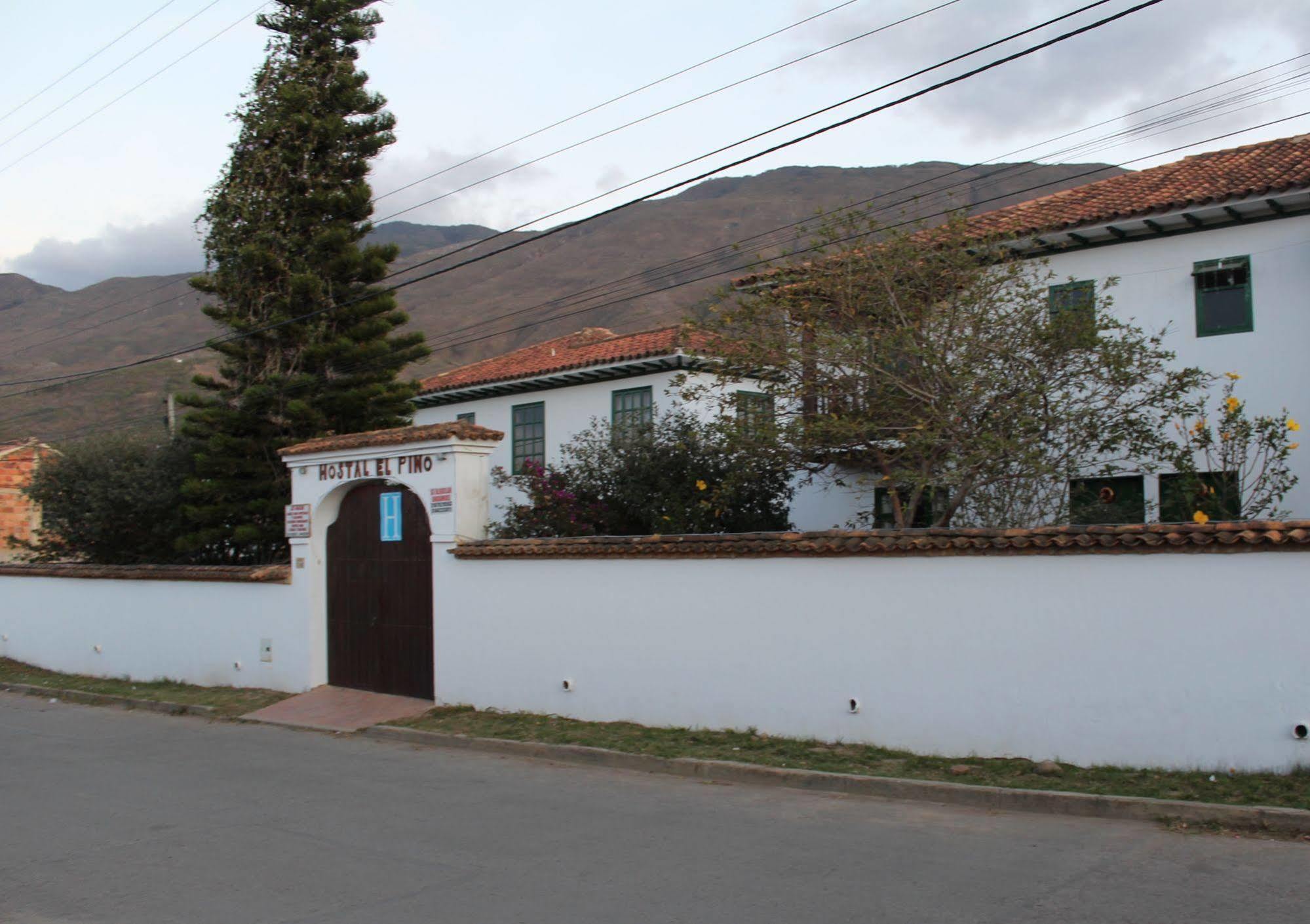 Hostal El Pino Villa de Leyva Ngoại thất bức ảnh